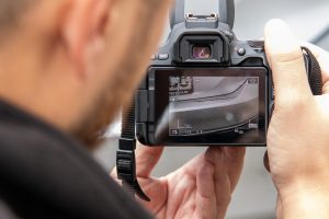 Beispielfoto: Gutachter bei der Arbeit.